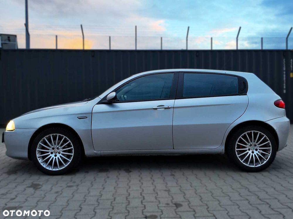 Alfa Romeo 147 - 2