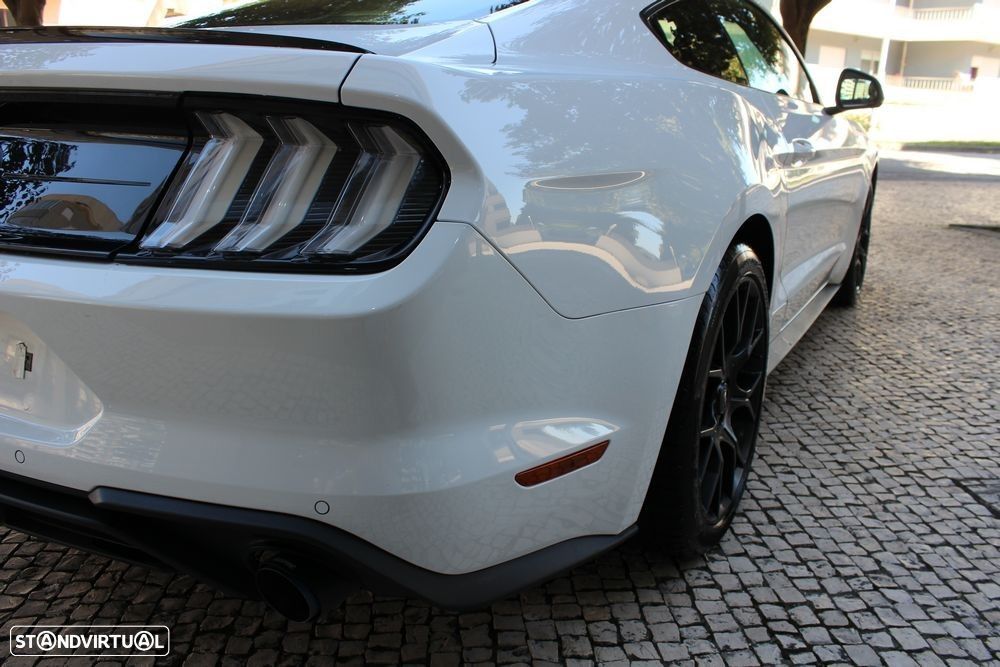 Ford Mustang 2.3i EcoBoost - 9