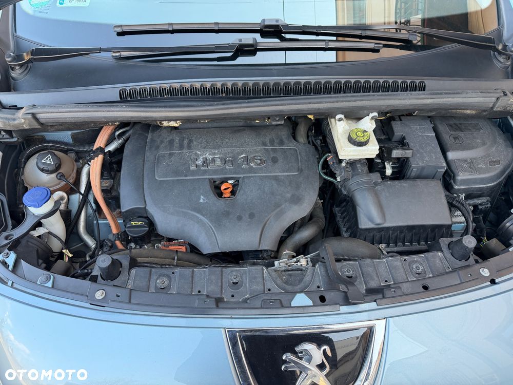 Peugeot 3008 Hybrid4 - 40