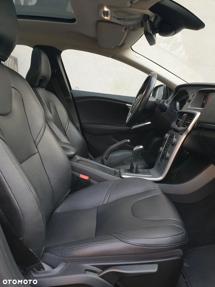 Volvo V40 D3 Inscription - 32