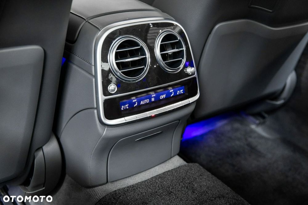 Mercedes-Benz Klasa S 560 4-Matic L 9G-TRONIC - 33