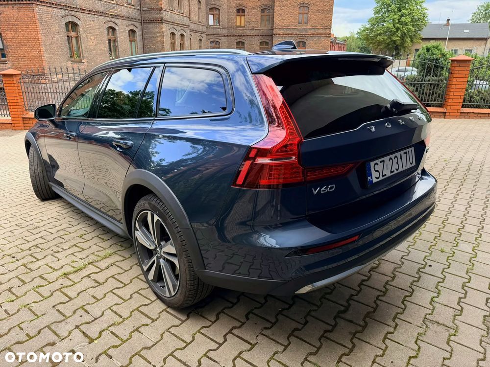 Volvo V60 Cross Country B5 B AWD Plus - 10