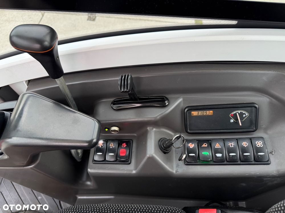 Volvo ECR25D - 11