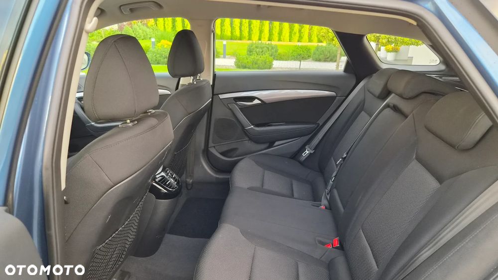 Hyundai i40 Kombi blue 1.6 Family+ - 16