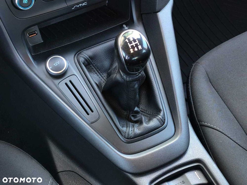 Ford Focus 1.6 SYNC Edition - 27