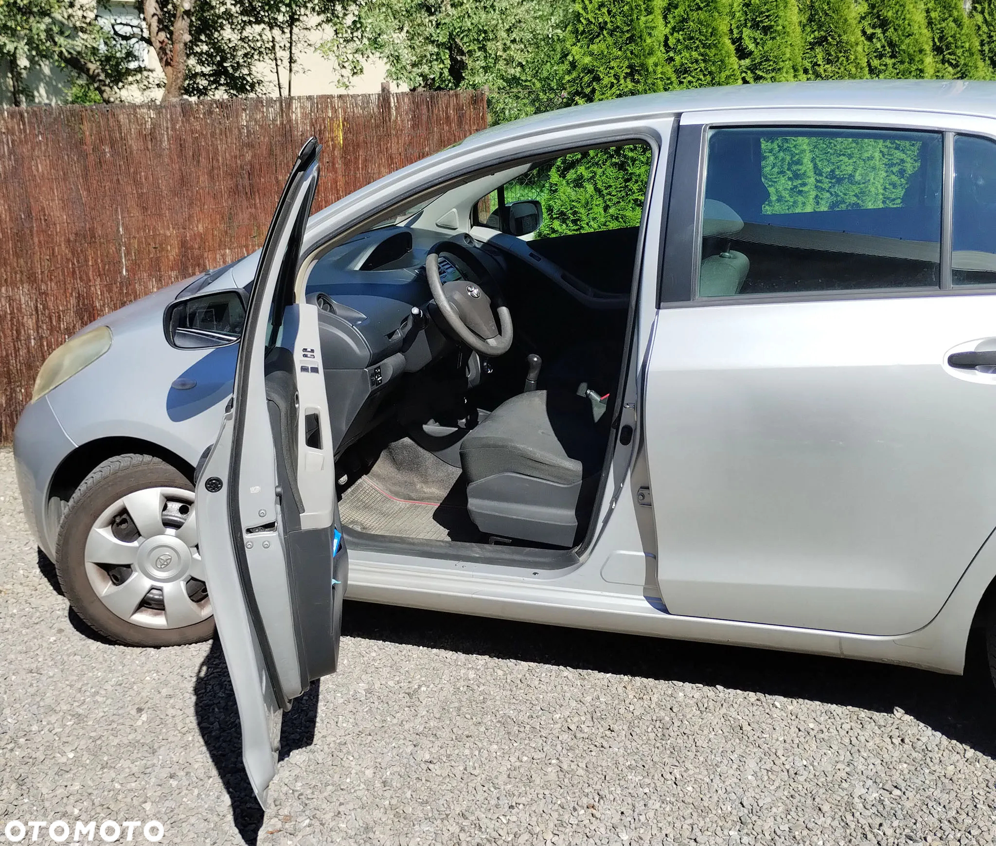 Toyota Yaris 1.3 - 4