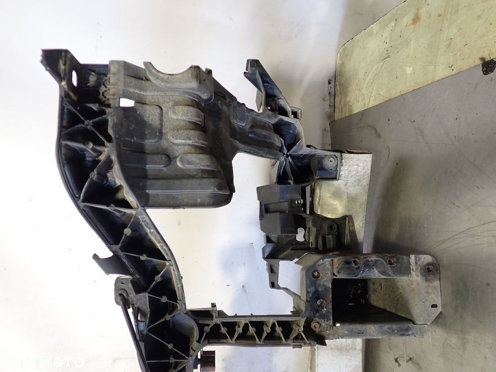PAS PRZEDNI OKULAR MERCEDES W169 A200 - 12