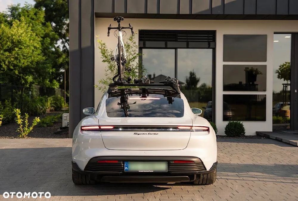 Porsche Taycan Turbo - 3