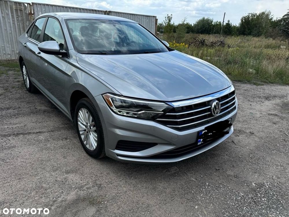 Volkswagen Jetta - 1