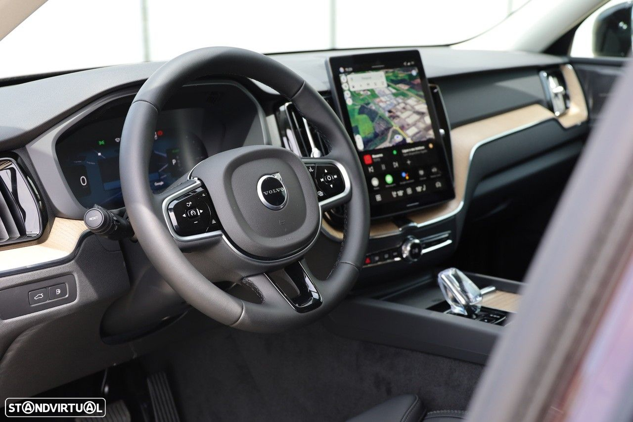Volvo XC 60 2.0 T6 PHEV Plus Dark AWD - 19