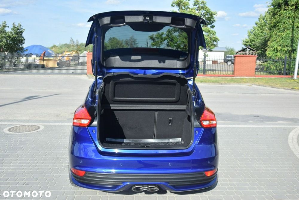Ford Focus 2.0 TDCi ST - 19