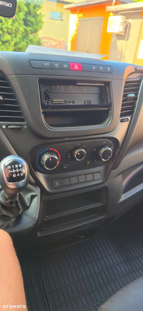 Iveco DAILY 35C14 D - 9