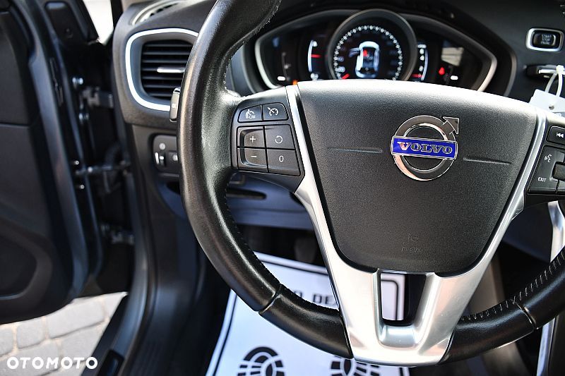 Volvo V40 T3 Momentum - 16
