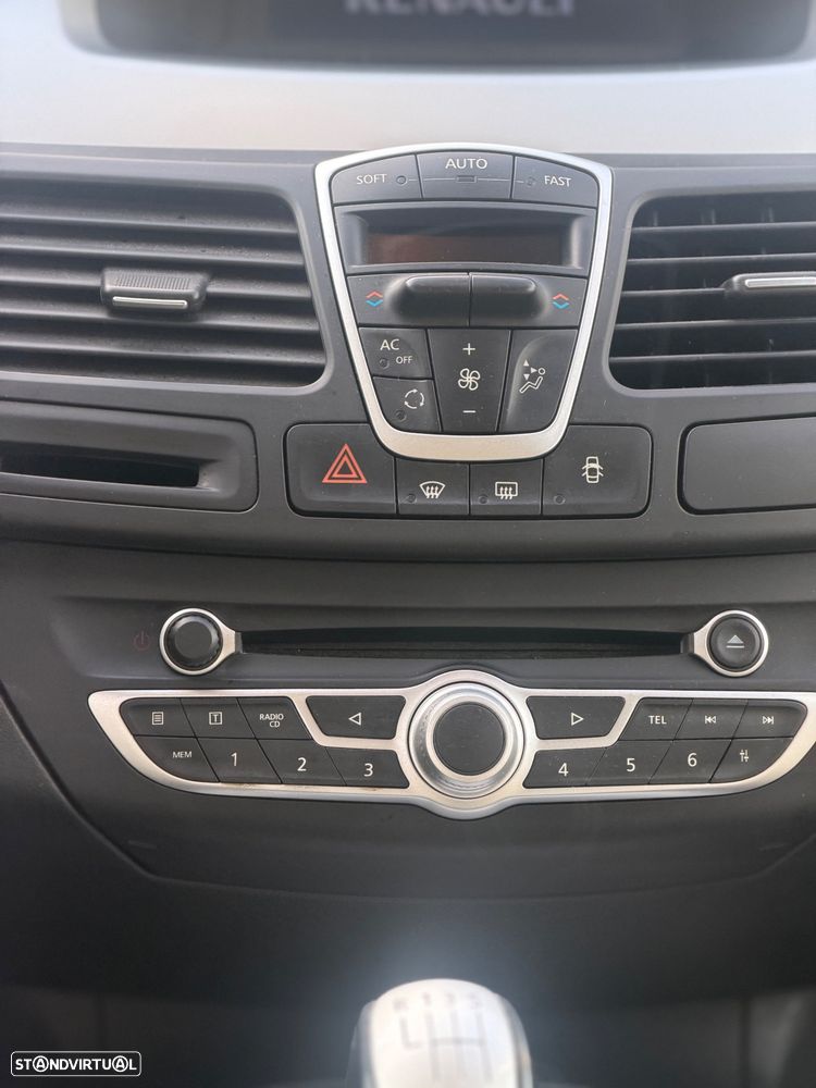Renault Laguna 2.0 dCi Dynamique S - 15