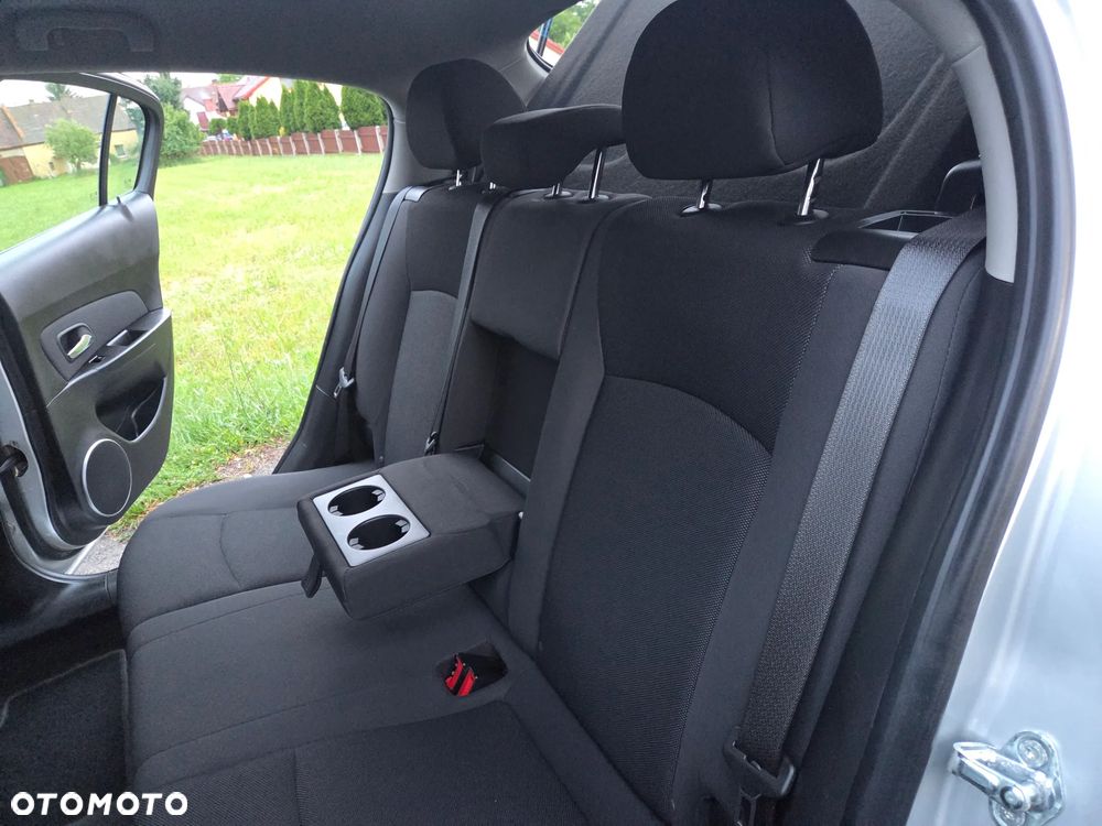Chevrolet Cruze 1.6 - 23