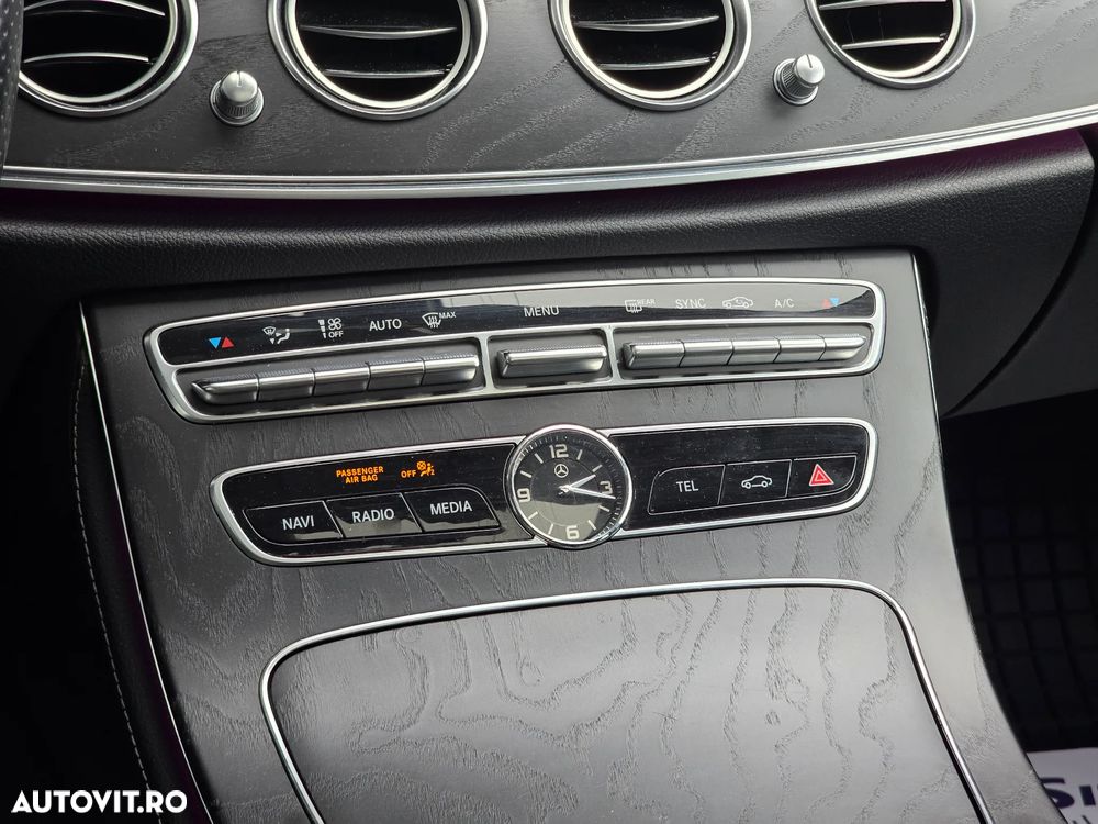 Mercedes-Benz E 200 4Matic 9G-TRONIC - 33