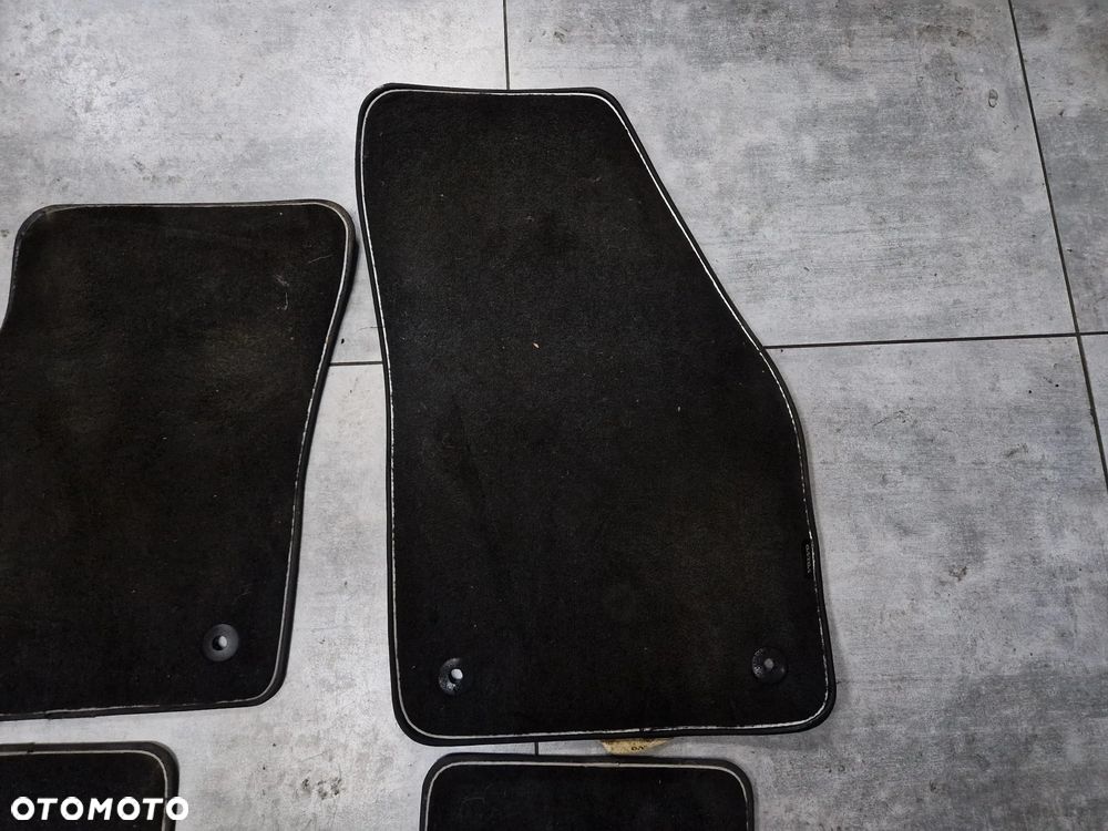 DYWANIKI MATERIAŁOWE VOLVO V50 S40 CZARNE R-Designe - 4