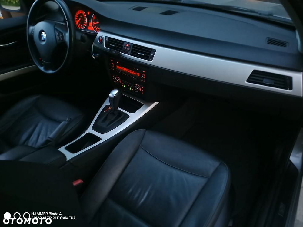 BMW Seria 3 320i Edition Exclusive - 17