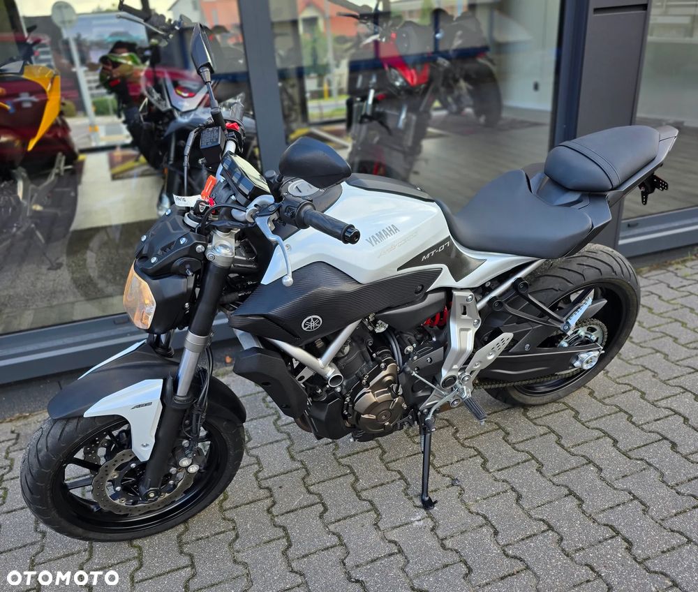 Yamaha MT - 12
