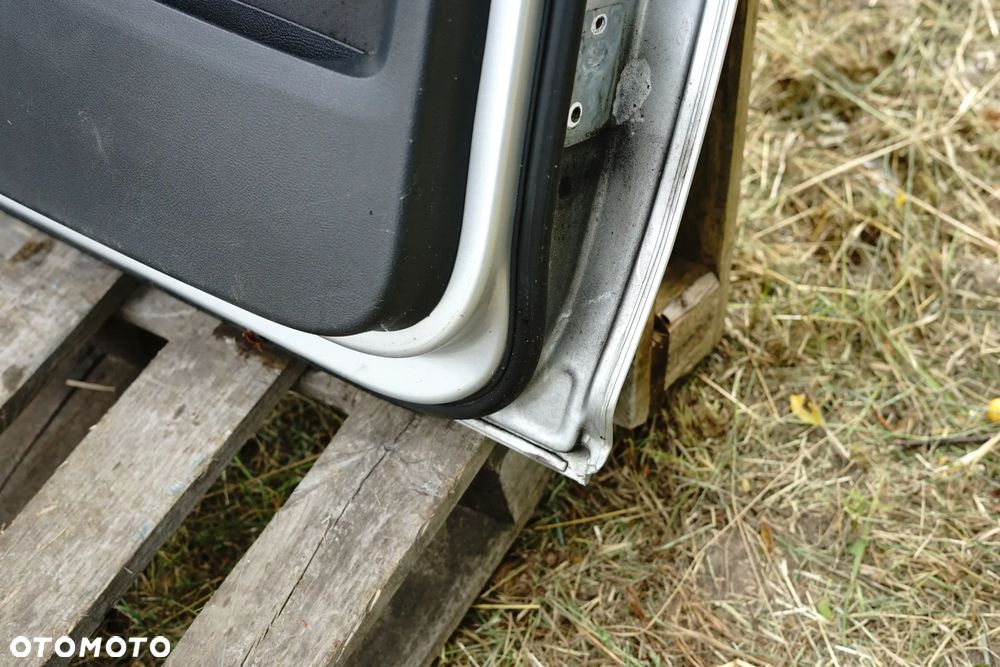 Drzwi tył tylne lewe VW Touran I Lift LA7W - 17