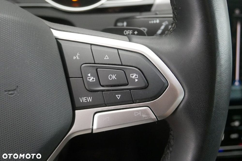 Volkswagen Passat Variant 2.0 TSI Business DSG - 23