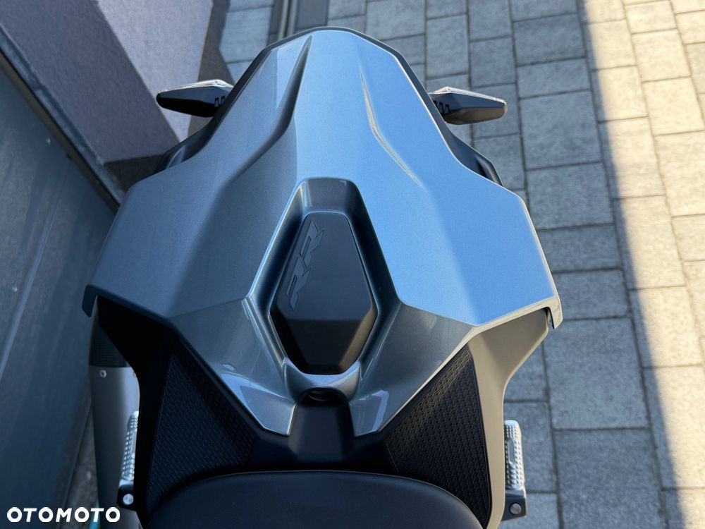 BMW R - 8