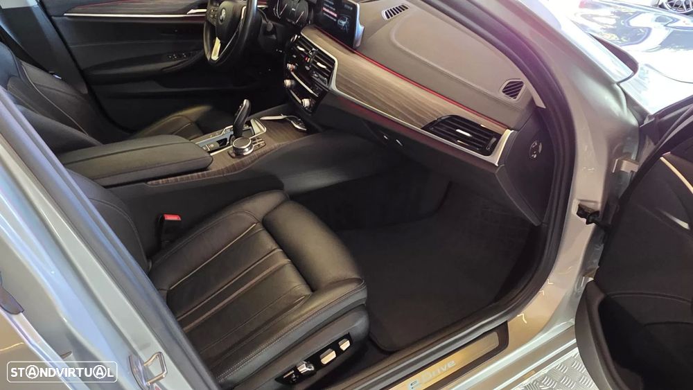 BMW 530 e iPerformance Line Luxury - 54