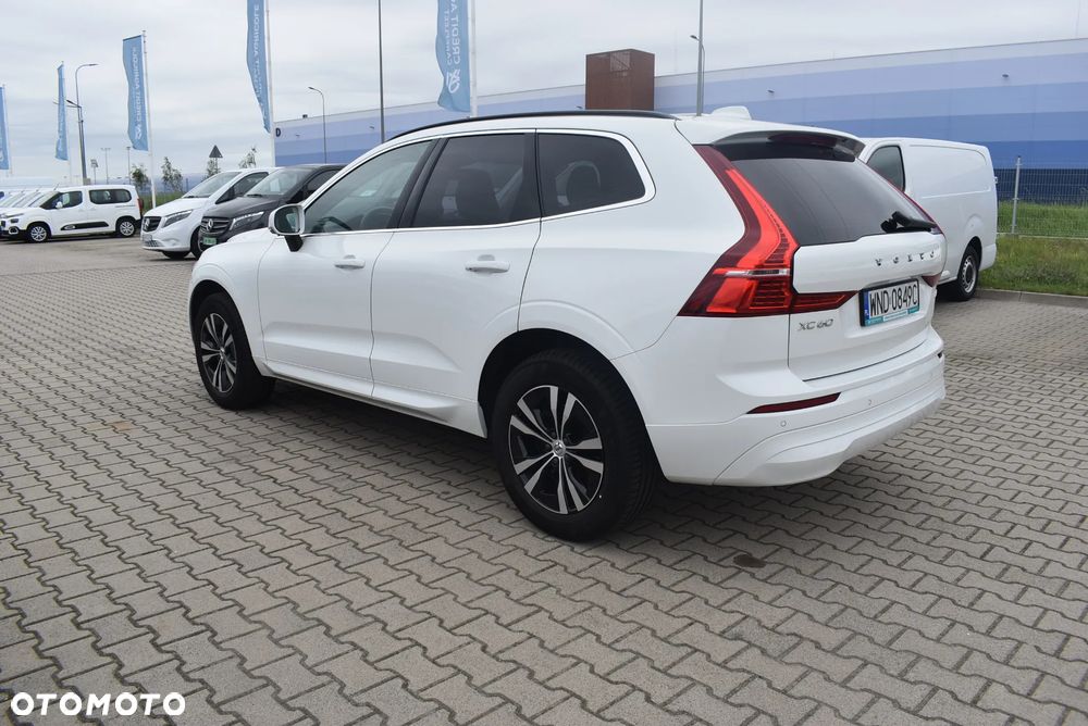 Volvo XC 60 B4 B Momentum Pro - 8