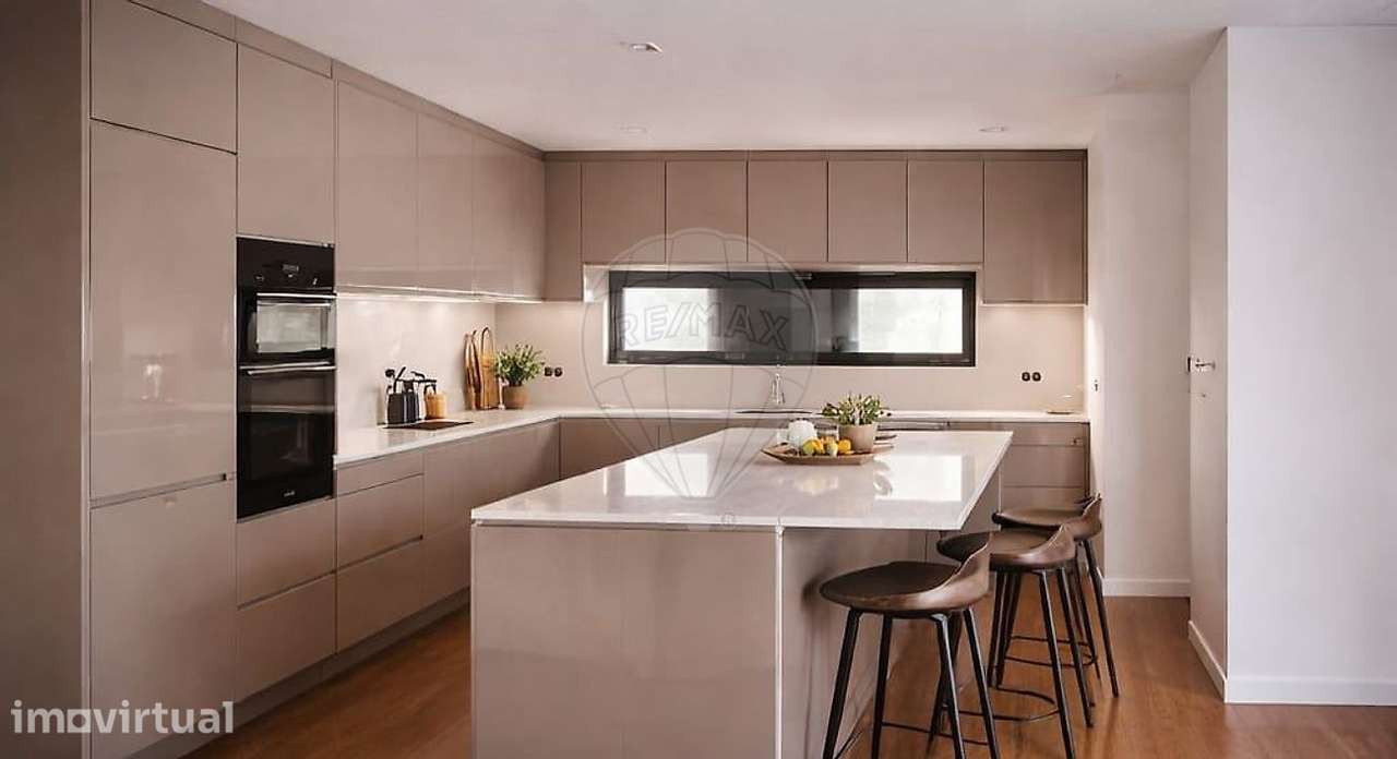 Moradia T4 para venda - Grande imagem: 2/12