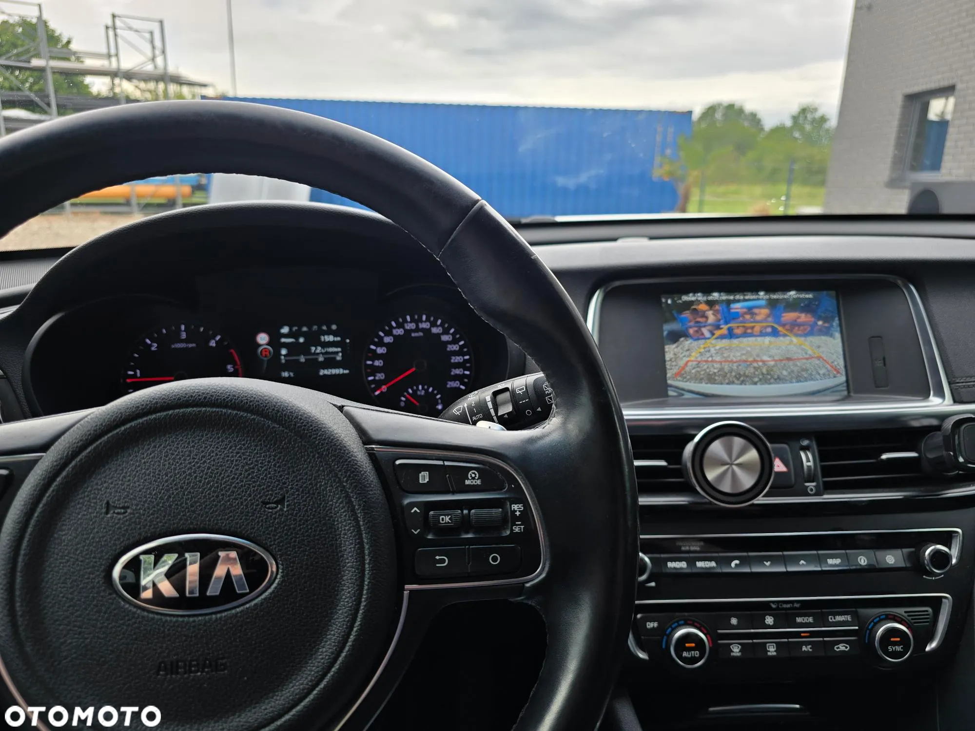 Kia Optima - 11