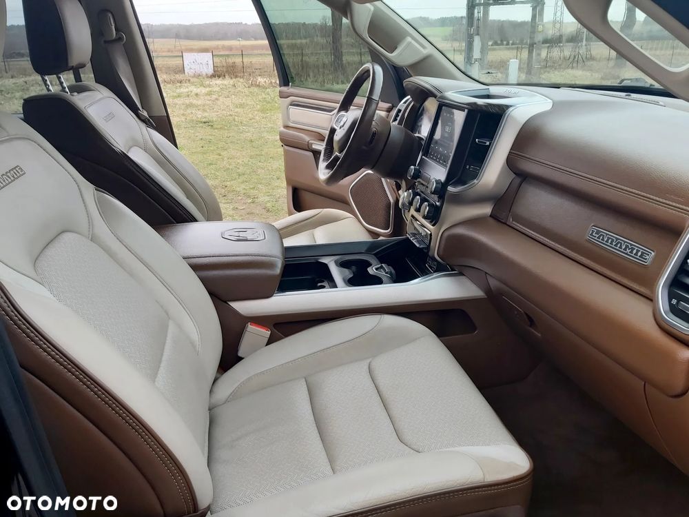 RAM 1500 Crew Cab Shortbed Laramie - 38