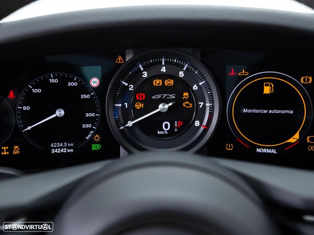 Porsche 911 (992) Carrera 4 GTS PDK - 37