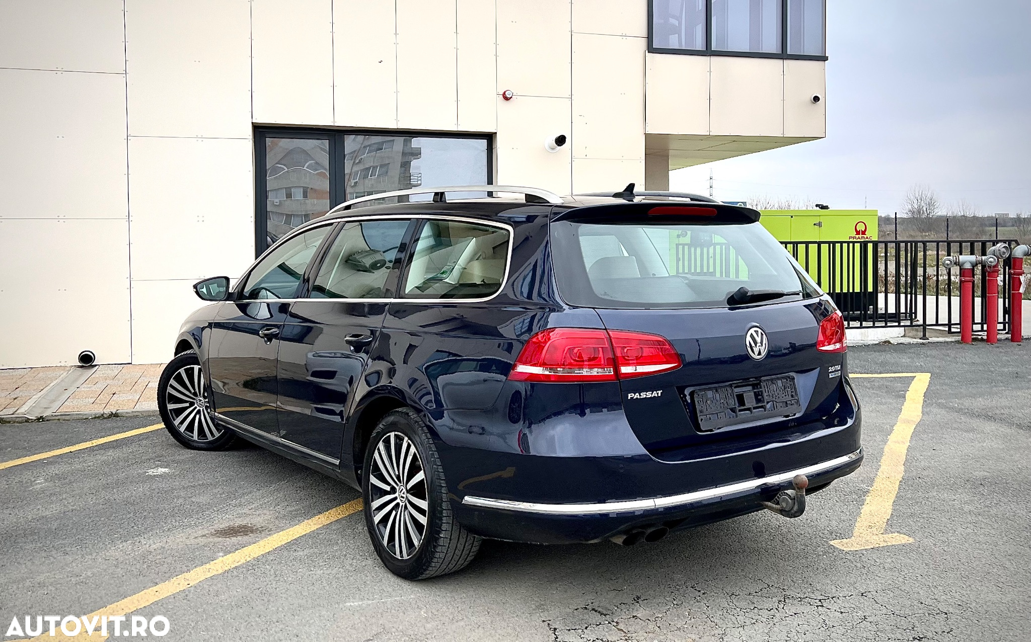 Volkswagen Passat Variant 2.0 TDI BlueMotion Technology Highline - 20