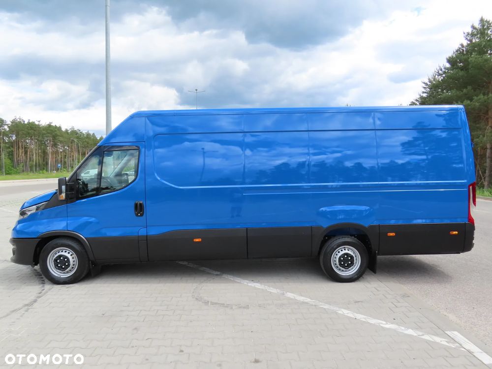 Iveco Daily 35S18 3.0 HPI 180 KM POWER Furgon Blaszak XXL 4.70 CM MAXI LONG Wysokość H2 1900 mm WZMACNIANE ZAWIESZENIE 970 Kg Ładowność HAK 3500 Kg Rozstaw Osi 4100 mm DMC 3500 Kg, WZMACNIANY Stan JAK NOWY OKAZJA DOSTEPNY I GOTOWY - 7