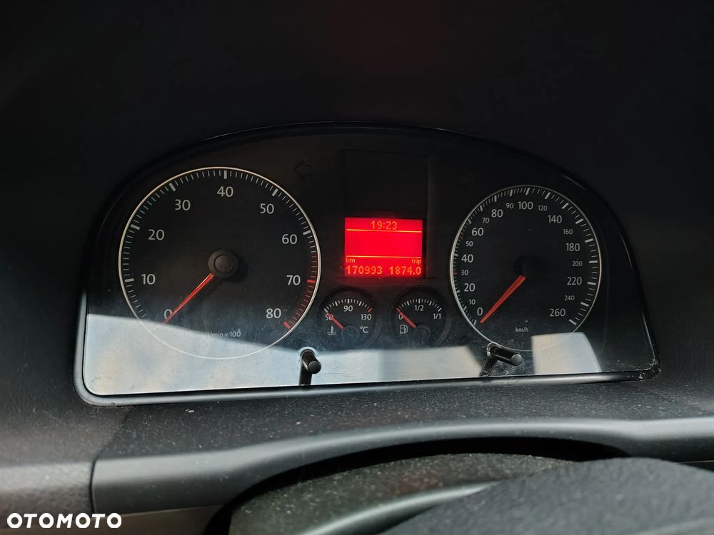 Volkswagen Touran - 13