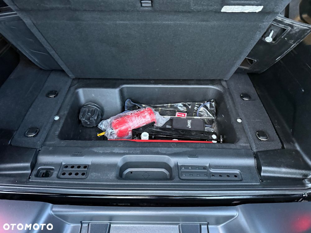 Jeep Wrangler Unlimited GME 2.0 Turbo Sahara - 19