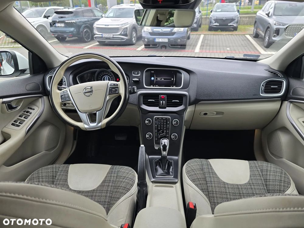 Volvo V40 T3 Drive-E Momentum - 6