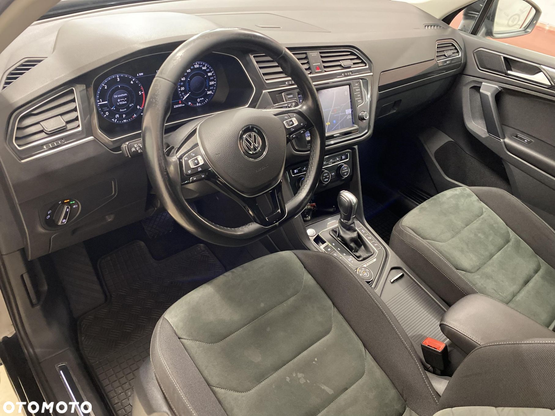 Volkswagen Tiguan - 9