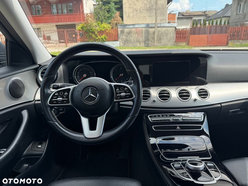 Mercedes-Benz Klasa E 220 d 4-Matic 9G-TRONIC - 9