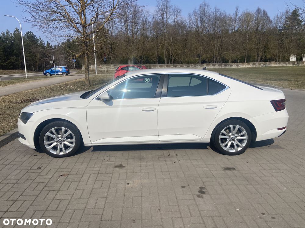 Skoda Superb 2.0 TDI Ambition - 2