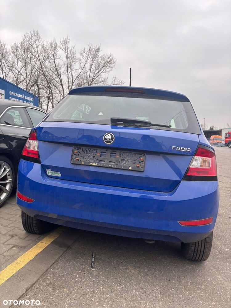 Skoda Fabia III lift 2019 r 1.0 CHY Klapa komplet - 1
