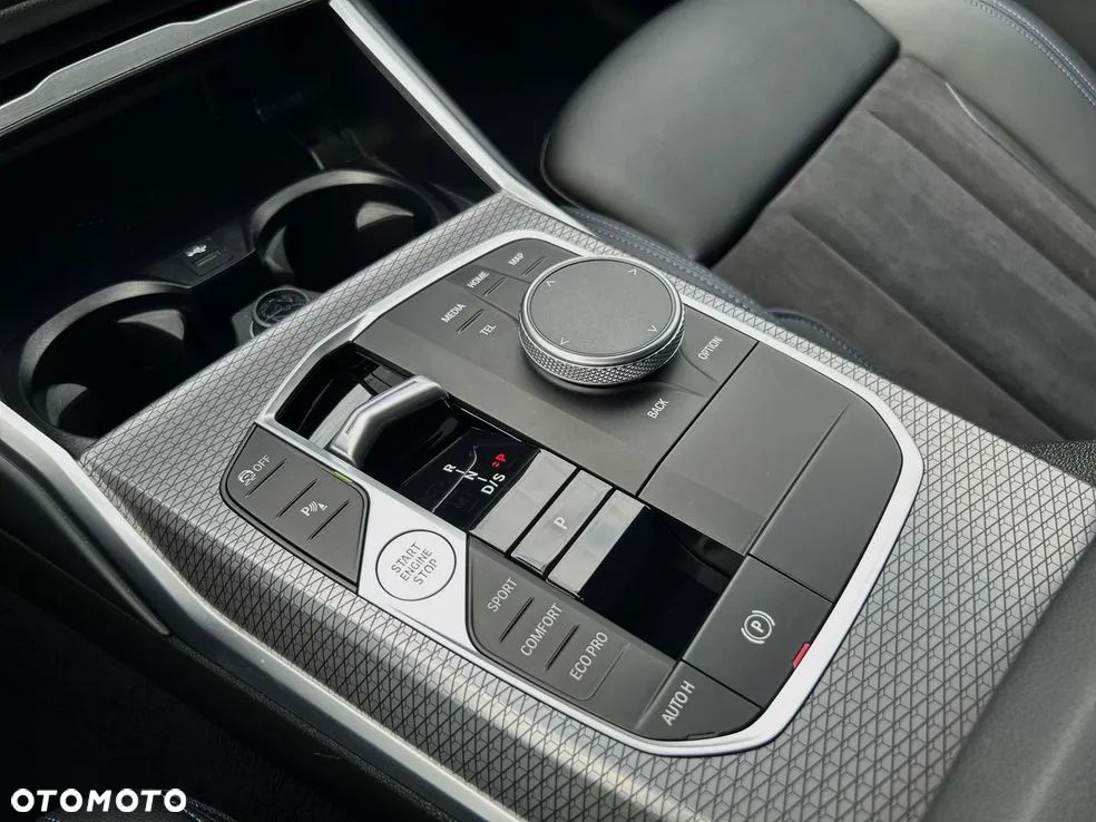 BMW Seria 3 318d M Sport - 27