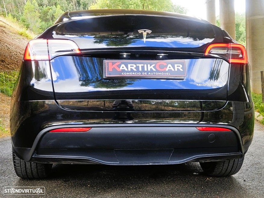 Tesla Model Y Long Range Dual Motor AWD - 9