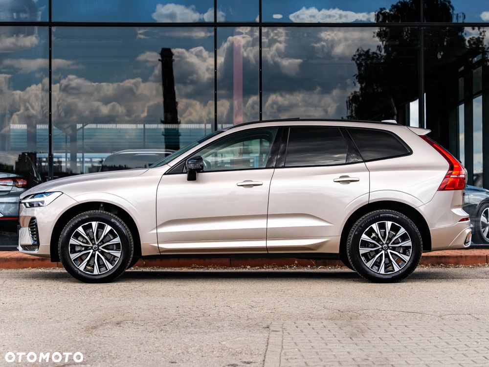Volvo XC 60 B4 B Plus Dark - 18