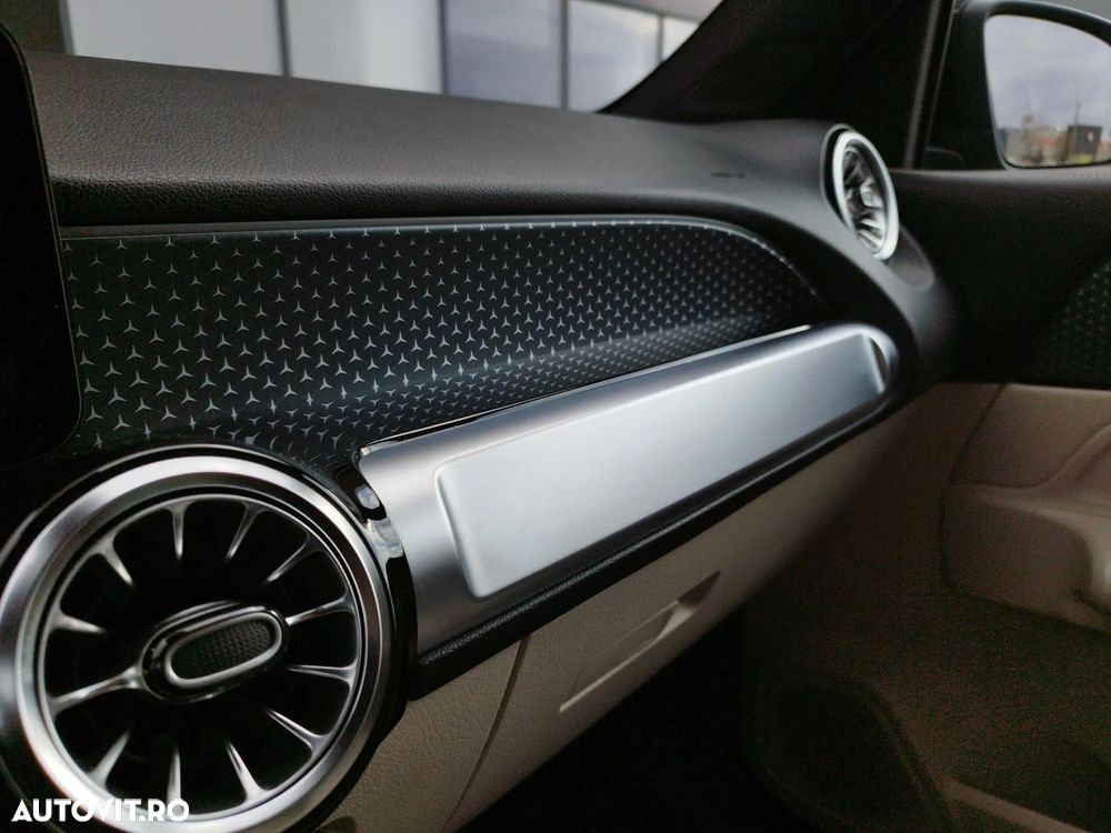 Mercedes-Benz GLB - 23