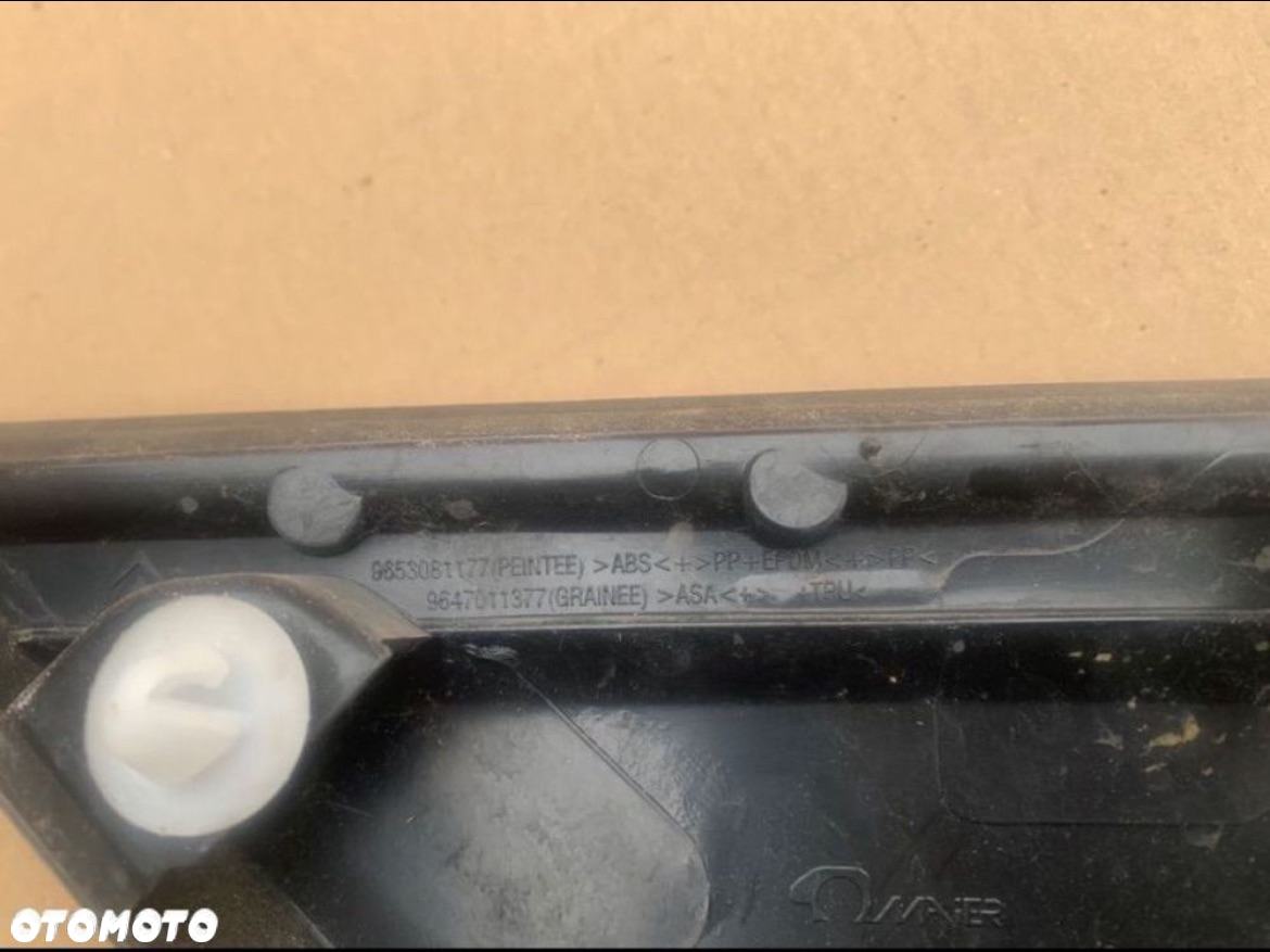 9653081177 trójkąt błotnika prawy lub lewy Citroen c4 I 1 - 6
