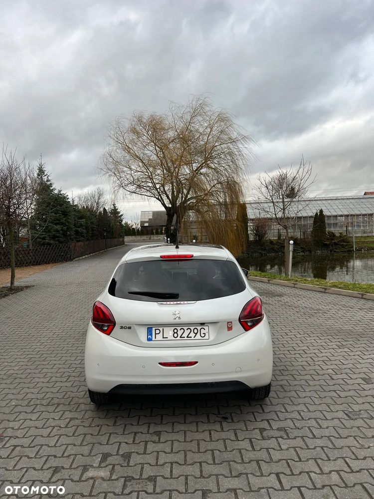 Peugeot 208 - 4
