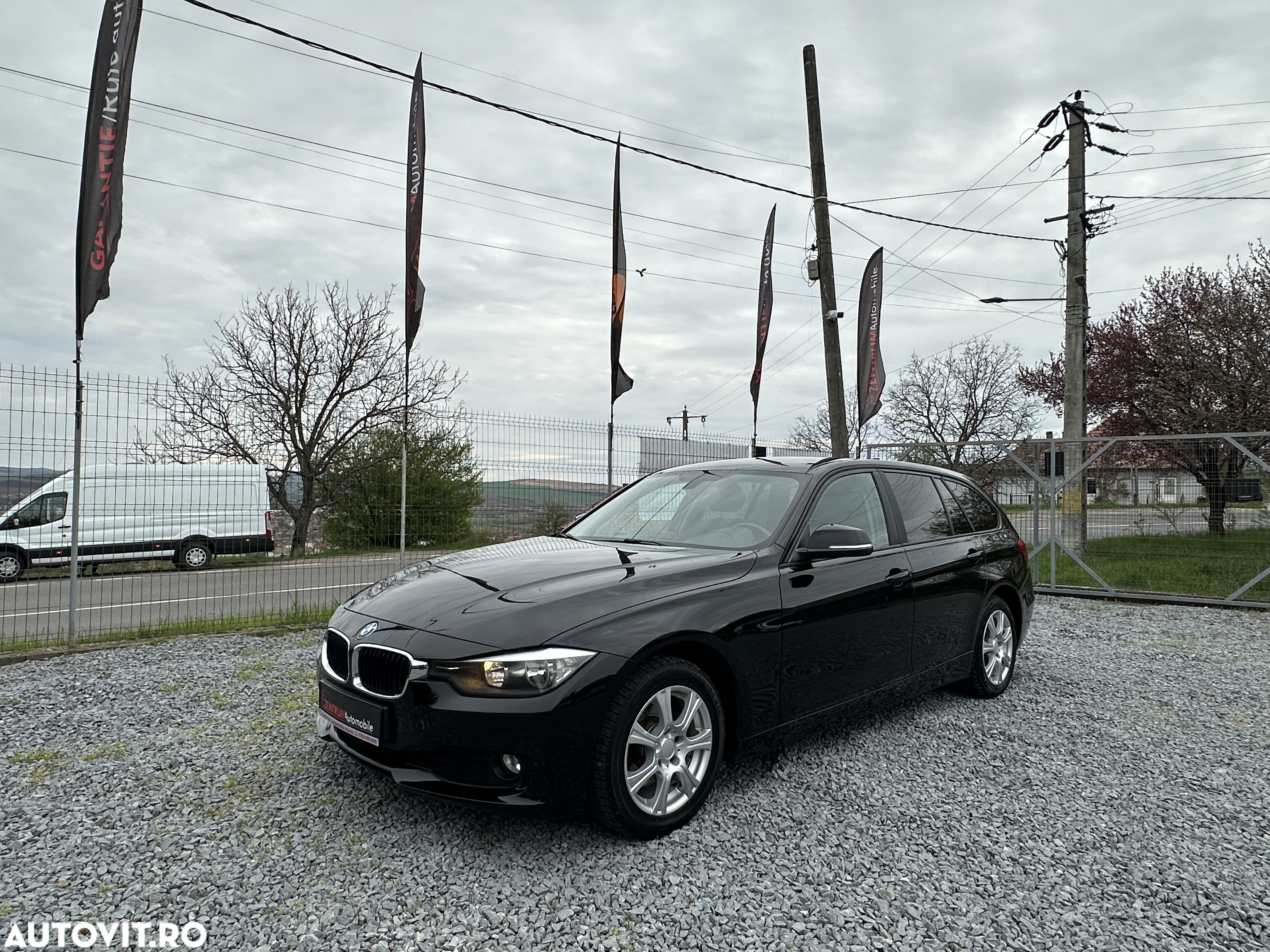 BMW Seria 3 320d DPF Touring Aut. Edition Sport - 8
