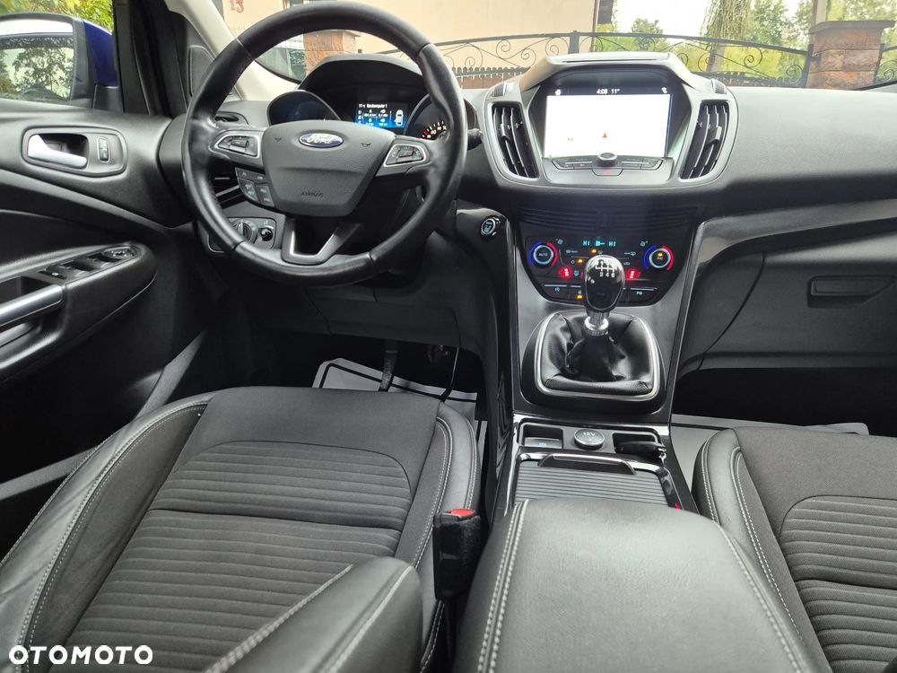 Ford Kuga 2.0 TDCi 2x4 Titanium - 25