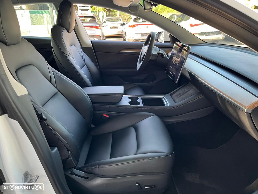 Tesla Model 3 Standard Range Plus RWD — fotografia 8
